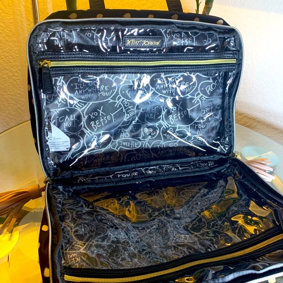 Betsey Johnson Handbags - Betsey Johnson Travel Cosmetic Case | Never worn